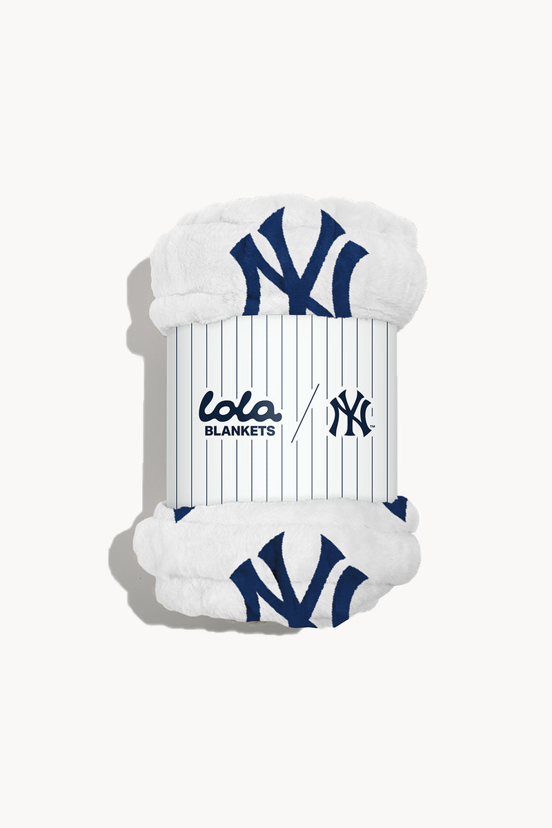 The Lola x New York Yankees™ Multi-Logo Blanket White