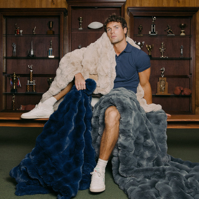 How to Choose a Pet Blanket That Fits a Design-Forward Home