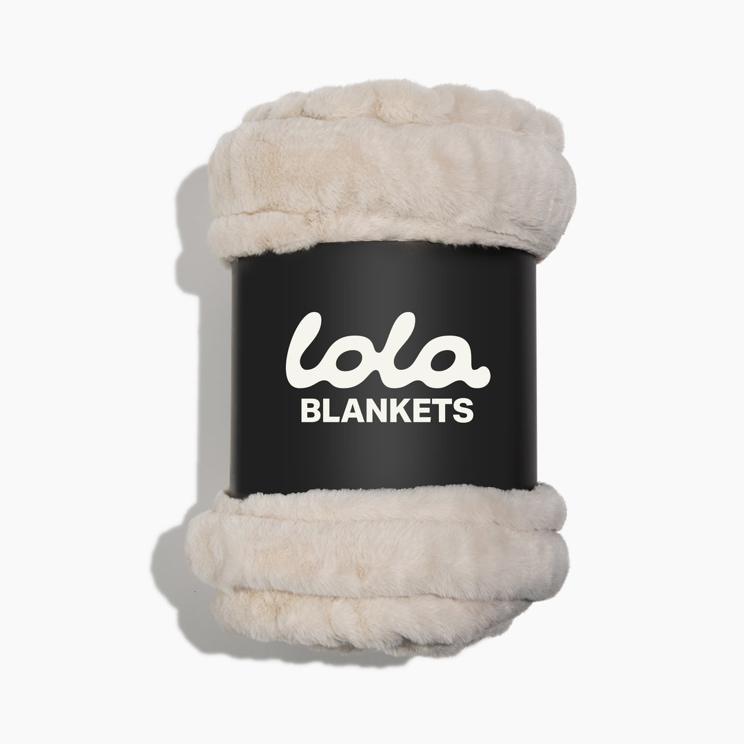 Antique Ivory Throw Blanket in Faux Fur | Lola Blankets