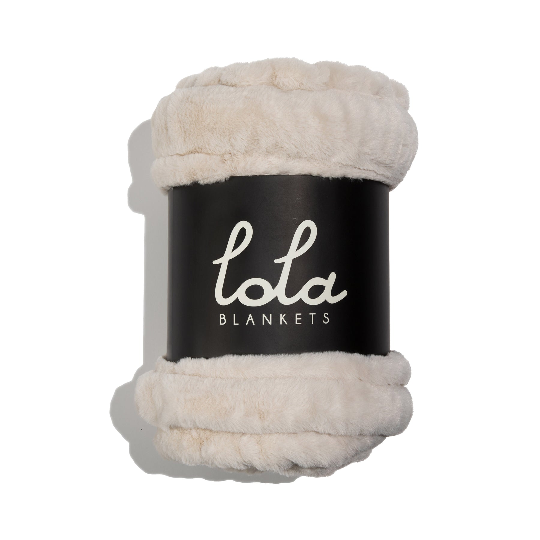 Antique Ivory Throw Blanket in Faux Fur Lola Blankets