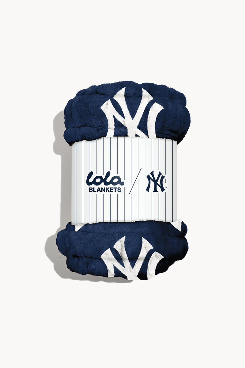 The Lola x New York Yankees™ Multi-Logo Blanket Navy