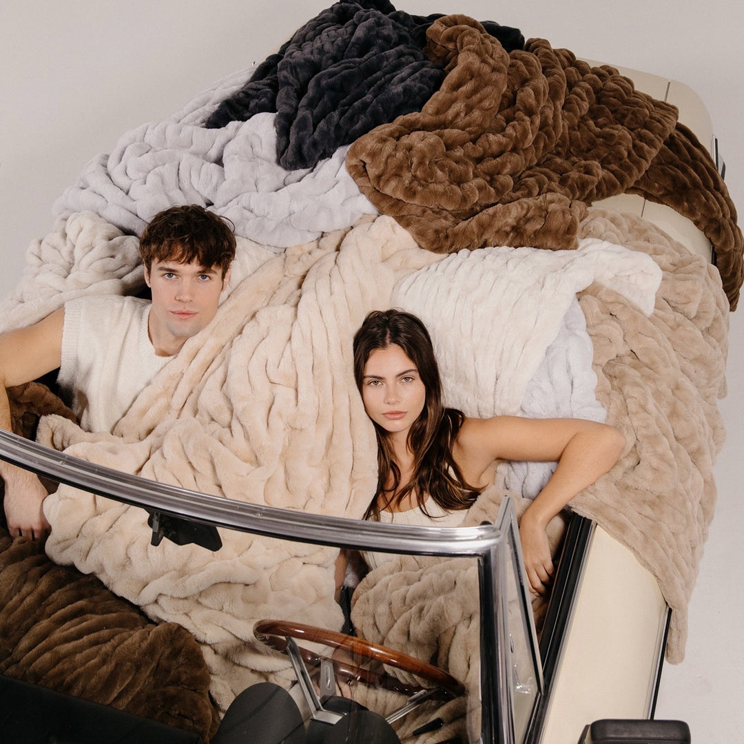Bondi Beige Faux Fur Blanket | Lola Blankets