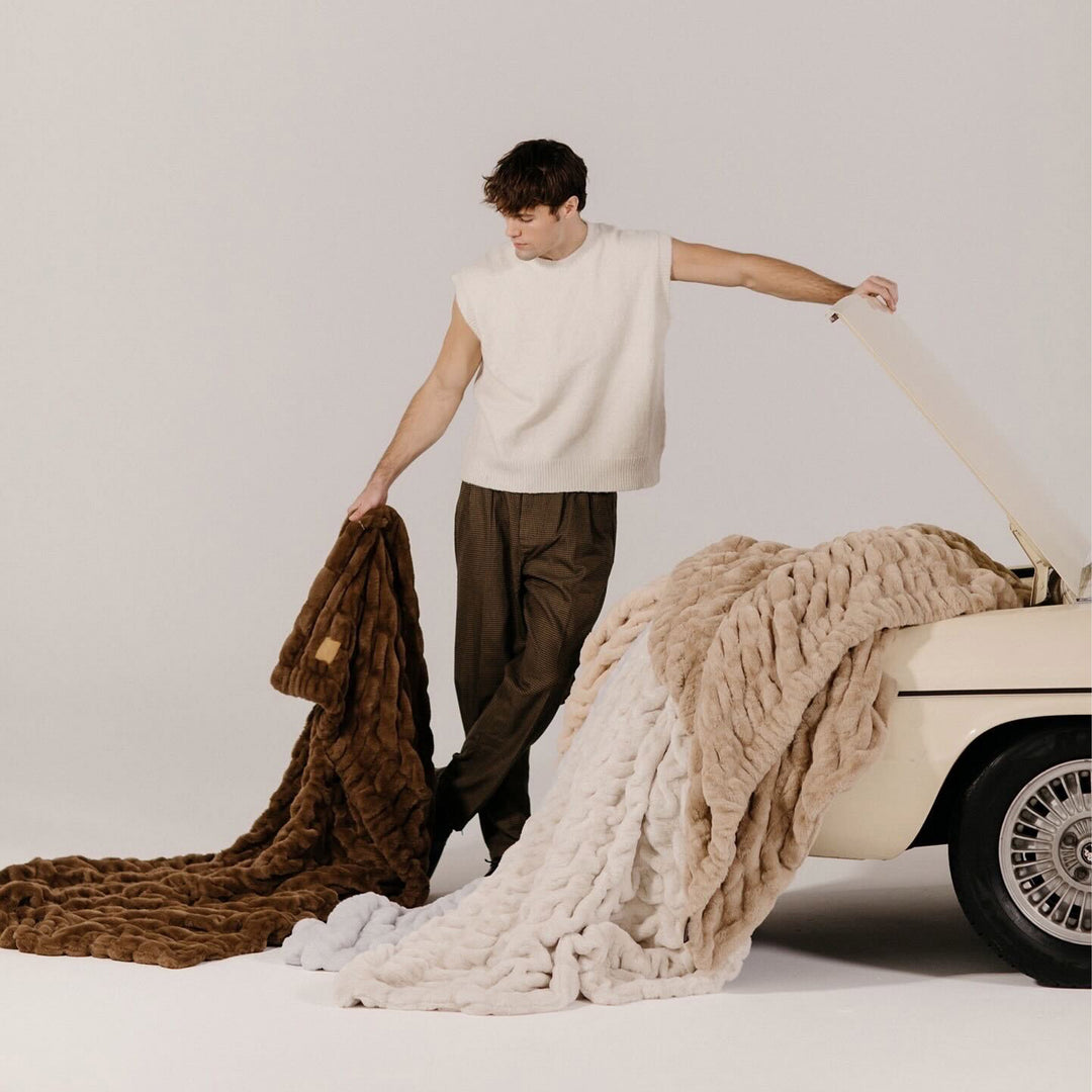 Antique Ivory Throw Blanket in Faux Fur | Lola Blankets