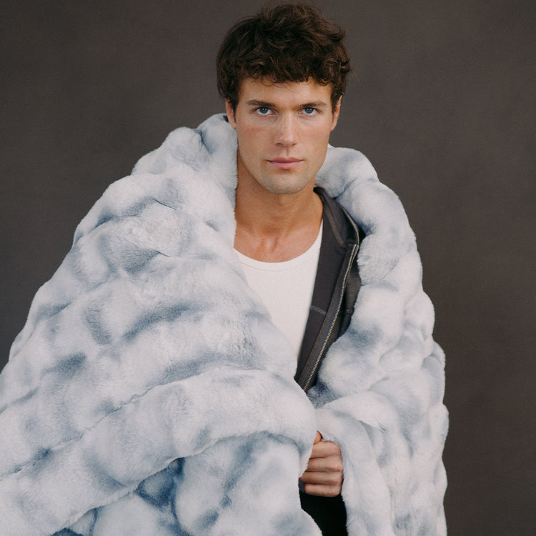 Surfside | Ocean Blue Weighted Blanket | Lola Blankets